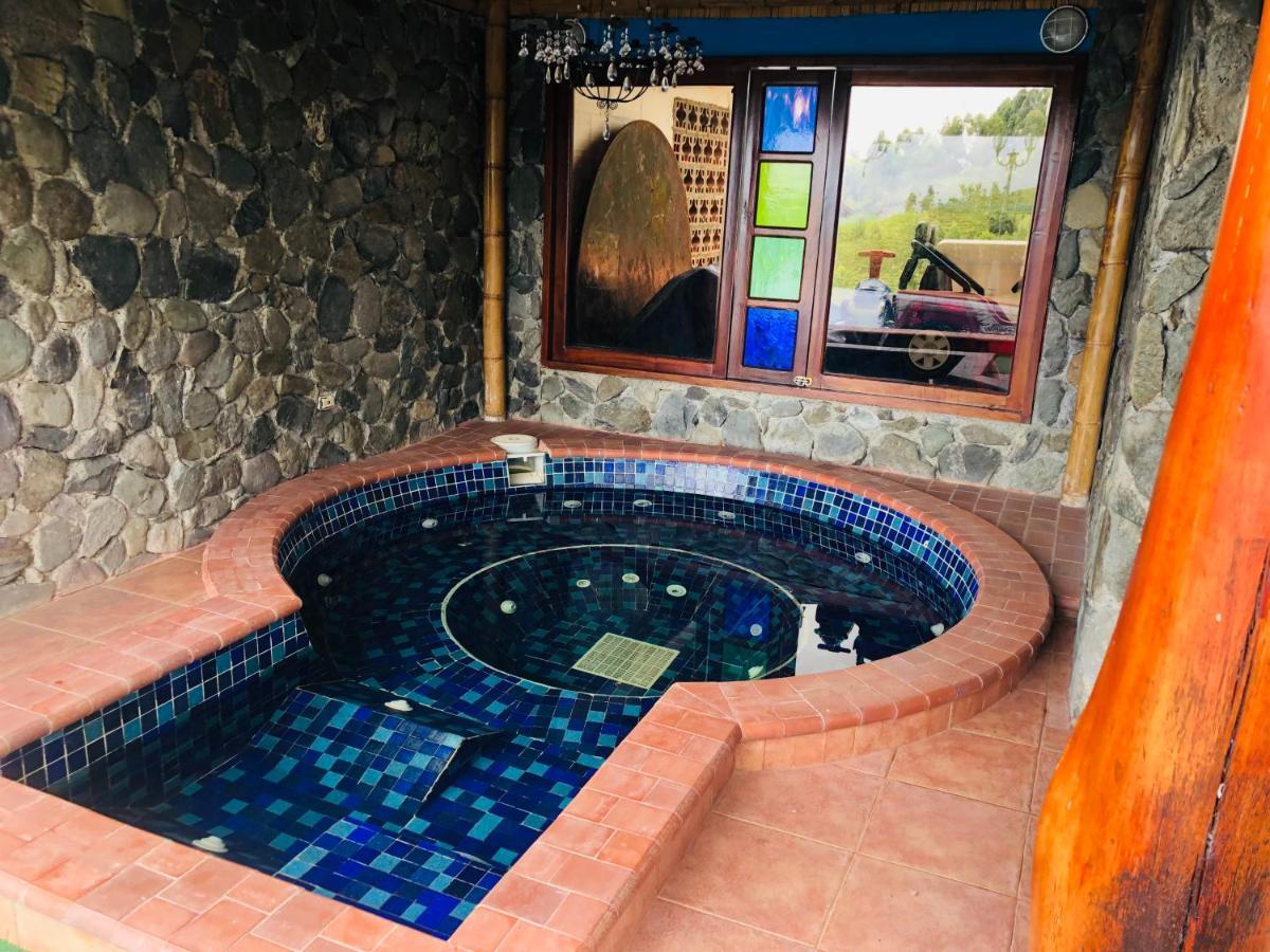 Castillo De Cascadas Finca Hotel Salamina المظهر الخارجي الصورة