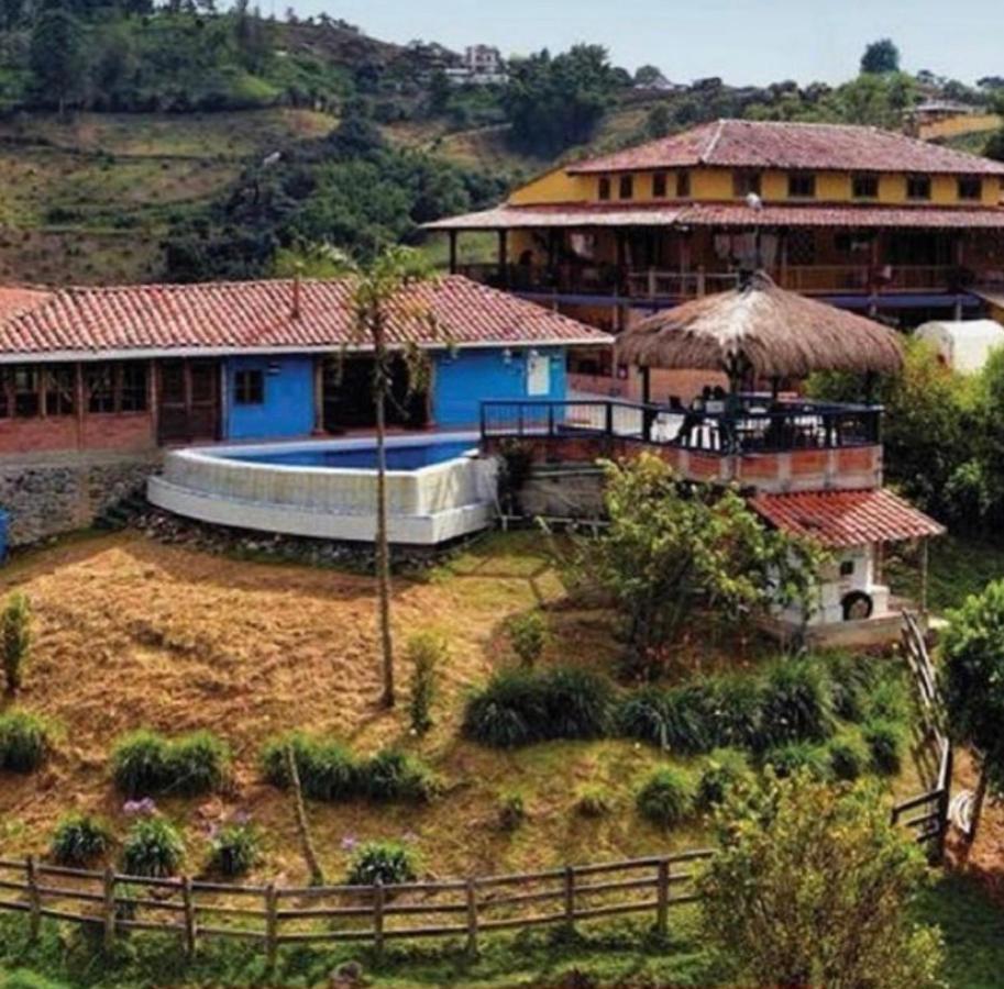 Castillo De Cascadas Finca Hotel Salamina المظهر الخارجي الصورة