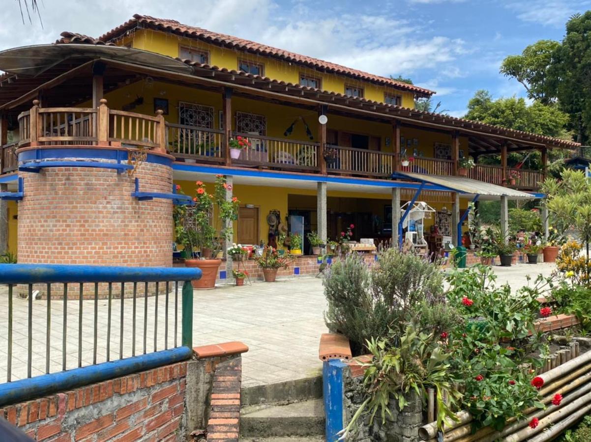 Castillo De Cascadas Finca Hotel Salamina المظهر الخارجي الصورة