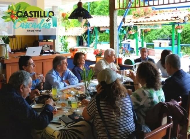 Castillo De Cascadas Finca Hotel Salamina المظهر الخارجي الصورة